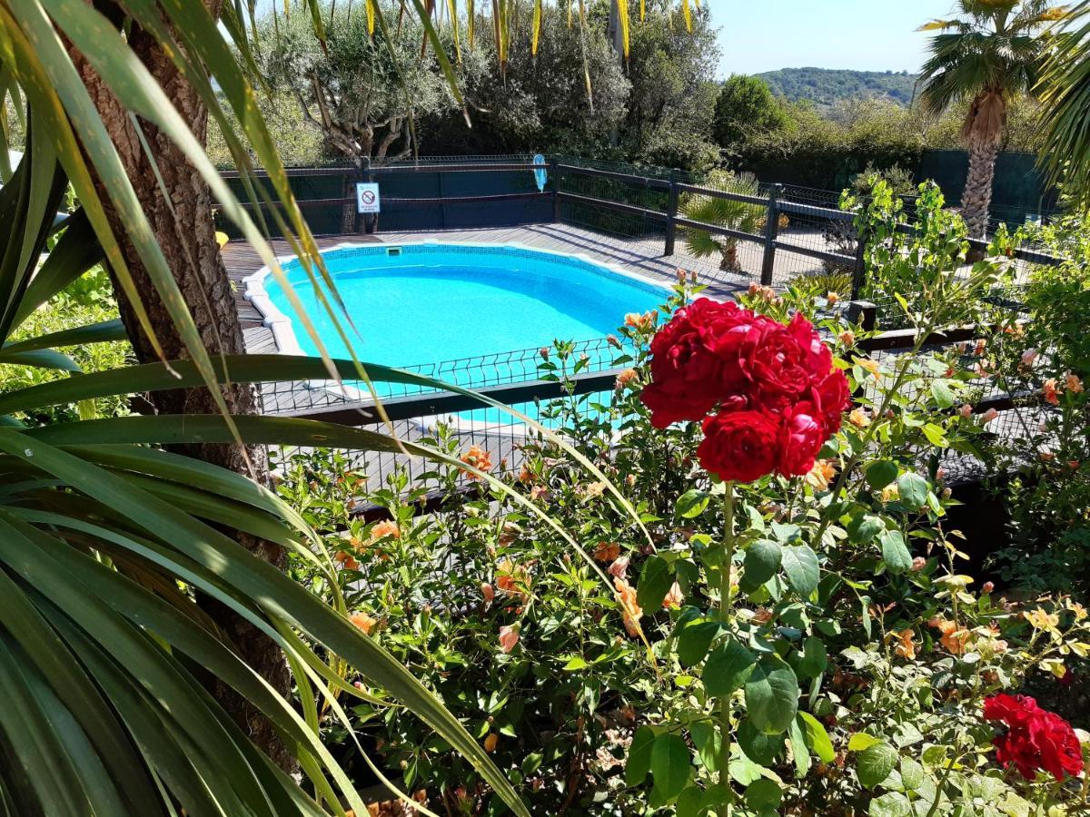 Aprahouseloule Guesthouse Buitenkant foto