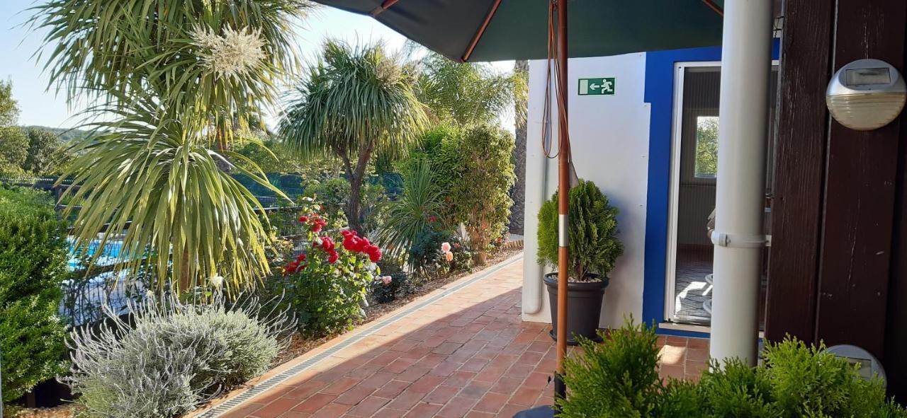 Aprahouseloule Guesthouse Buitenkant foto