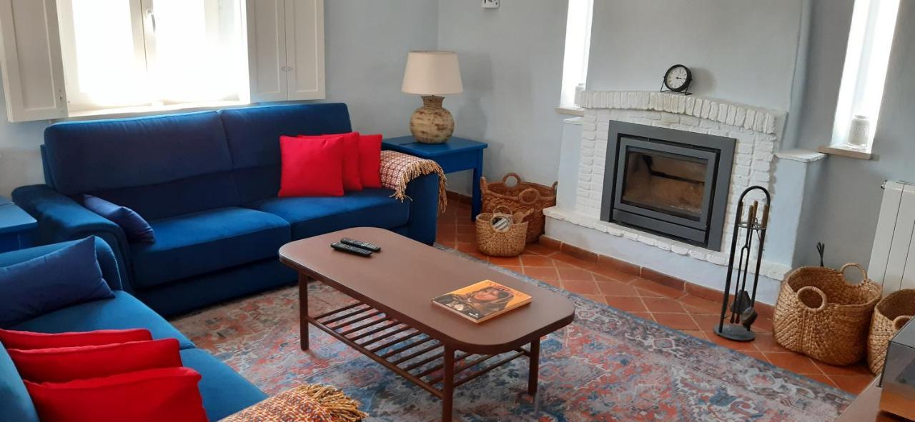 Aprahouseloule Guesthouse Buitenkant foto